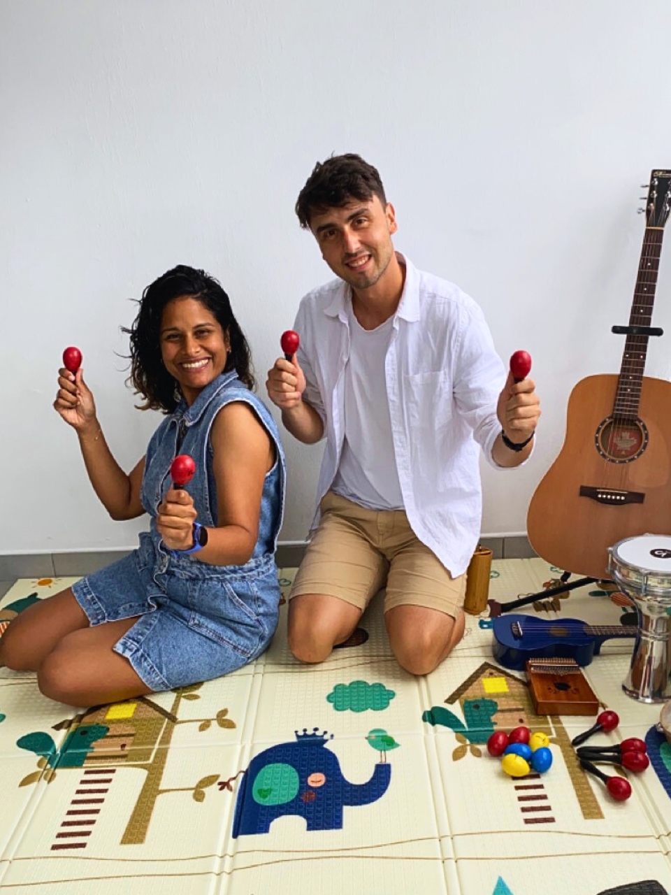 Auguste et Ophélie de TamTam Croco avec instruments de musique